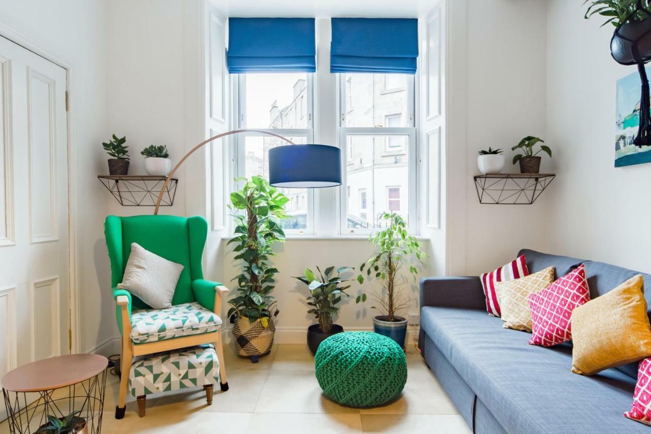 The Plywood Flat, Modern Style In A Traditional Tenement Édimbourg Extérieur photo